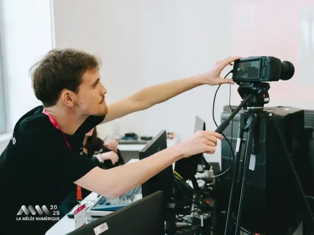 L'Agence de marketing et communication à Toulouse spécialisée dans les startups en pleine réalisation d'une vidéo pour un CEO de startup.